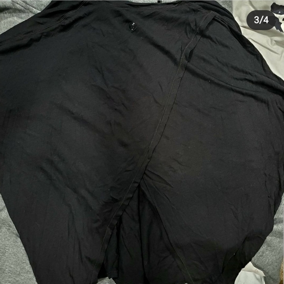 Lululemon black open back top eguc - Picture 2 of 4